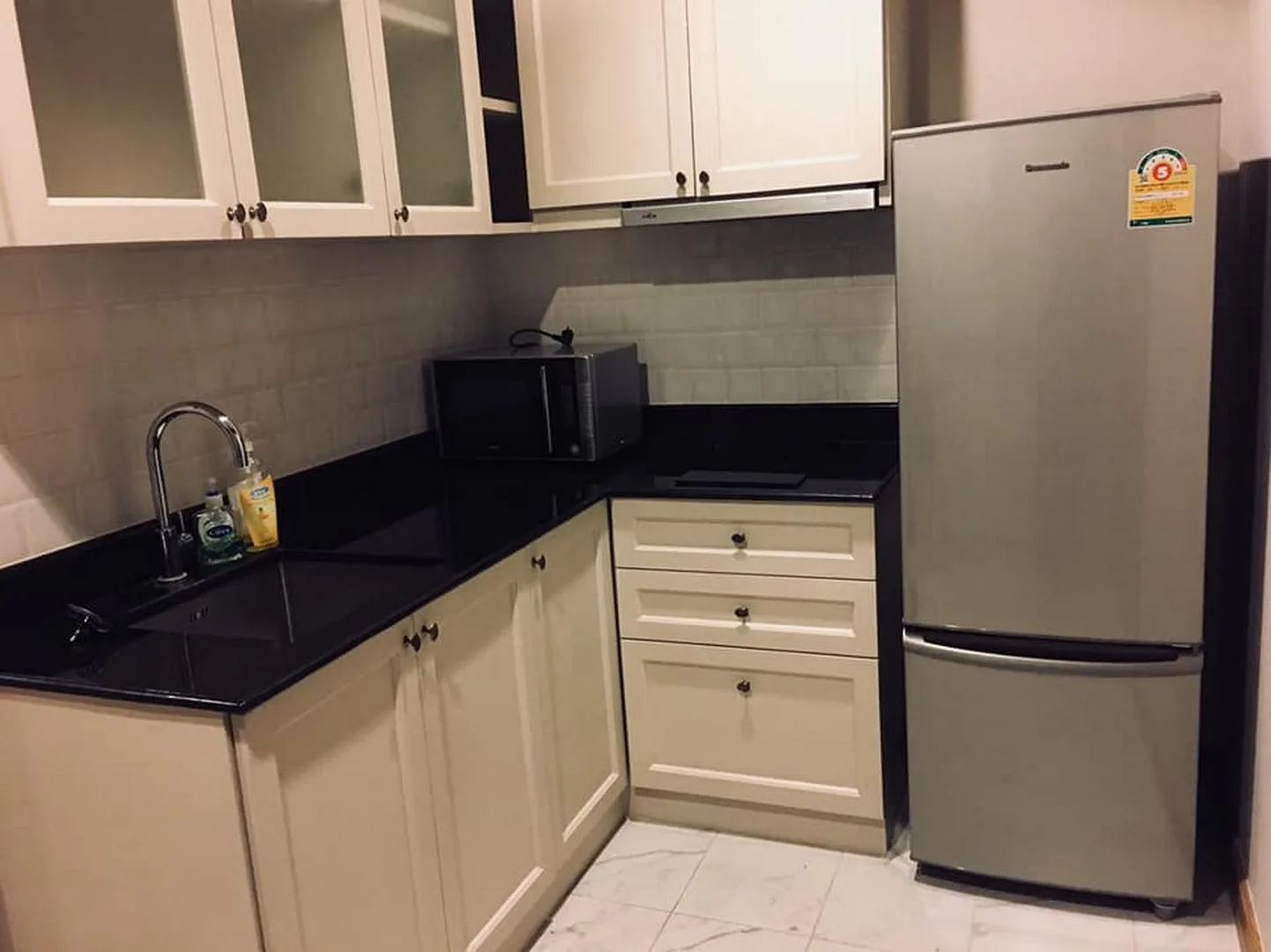 Property photos for The Reserve - Kasemsan 3