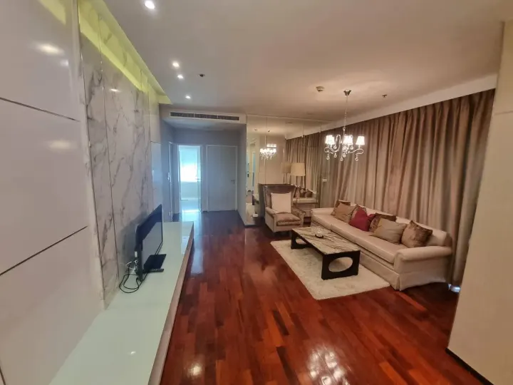 Property photos for Noble Ora