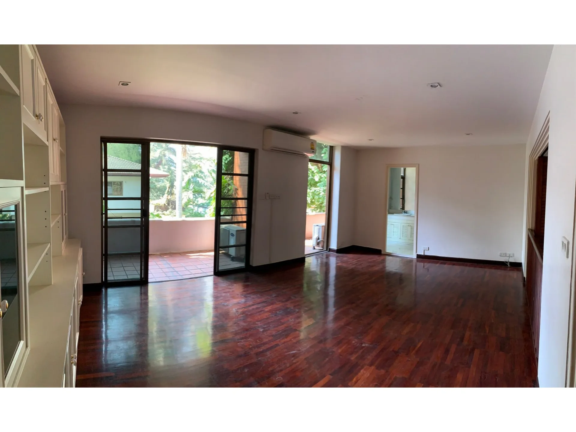 Property photos for Single House Soi Ruamrudee