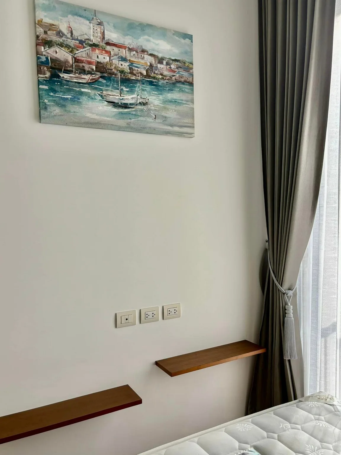 Property photos for Noble BE 33