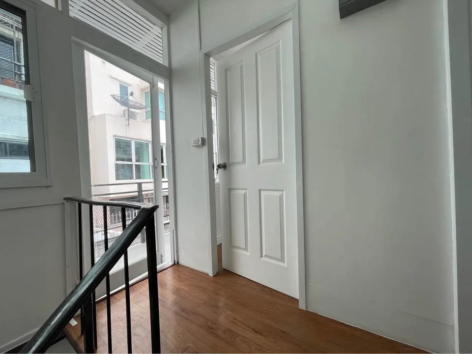 Property photos for Townhouse Soi Yen Akat 3