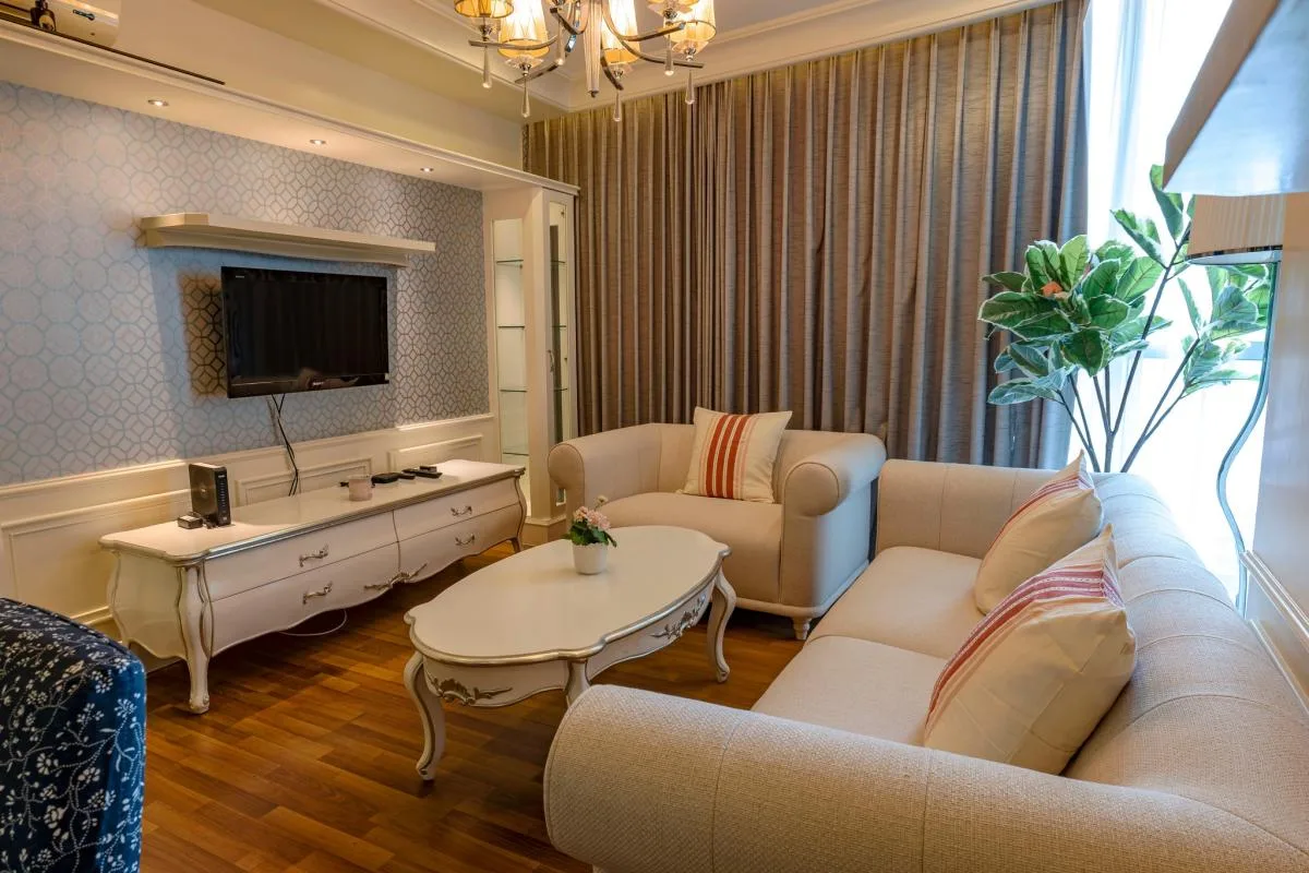 Property photos for Le Luk
