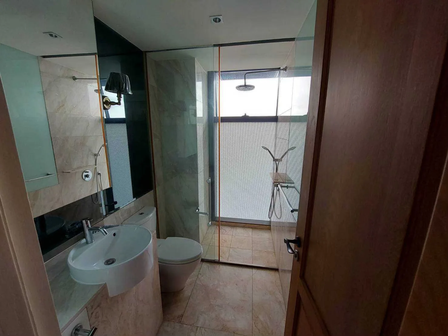 Property photos for The Met