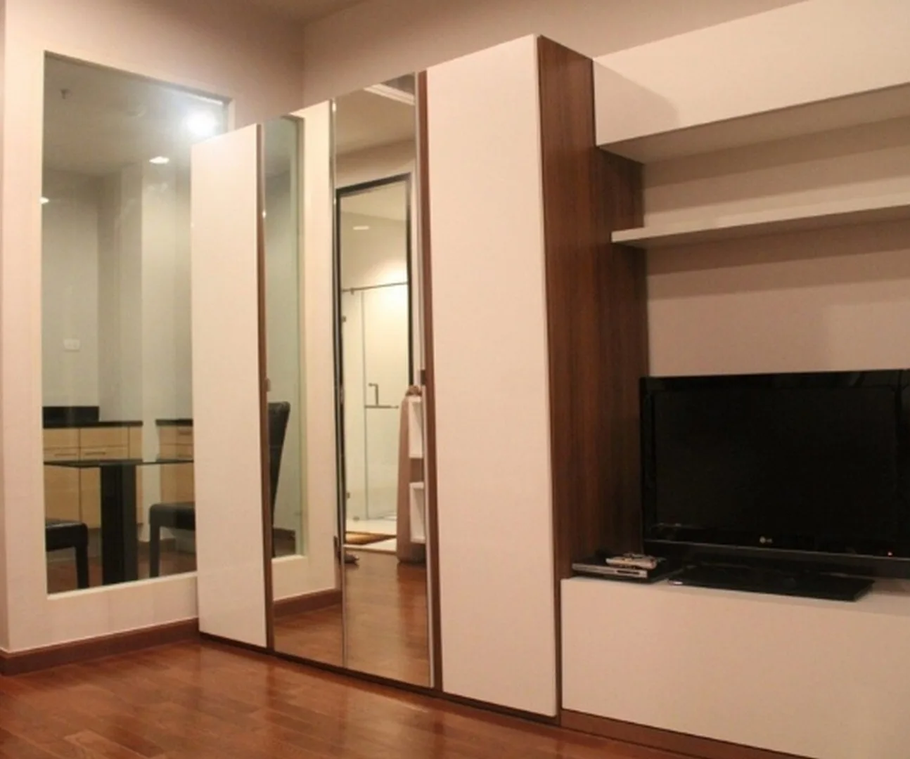 Property photos for The Address Chidlom