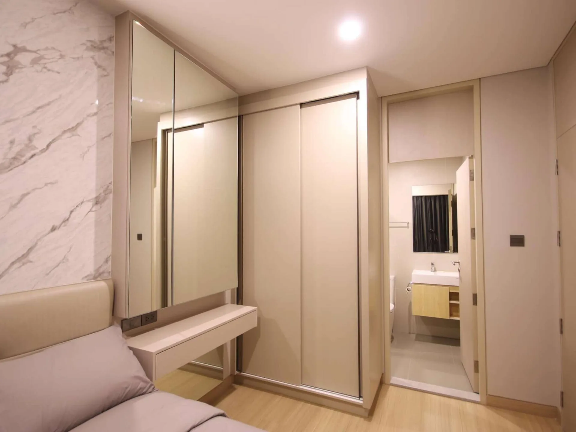 Property photos for Lumpini Suite Phetchaburi - Makkasan