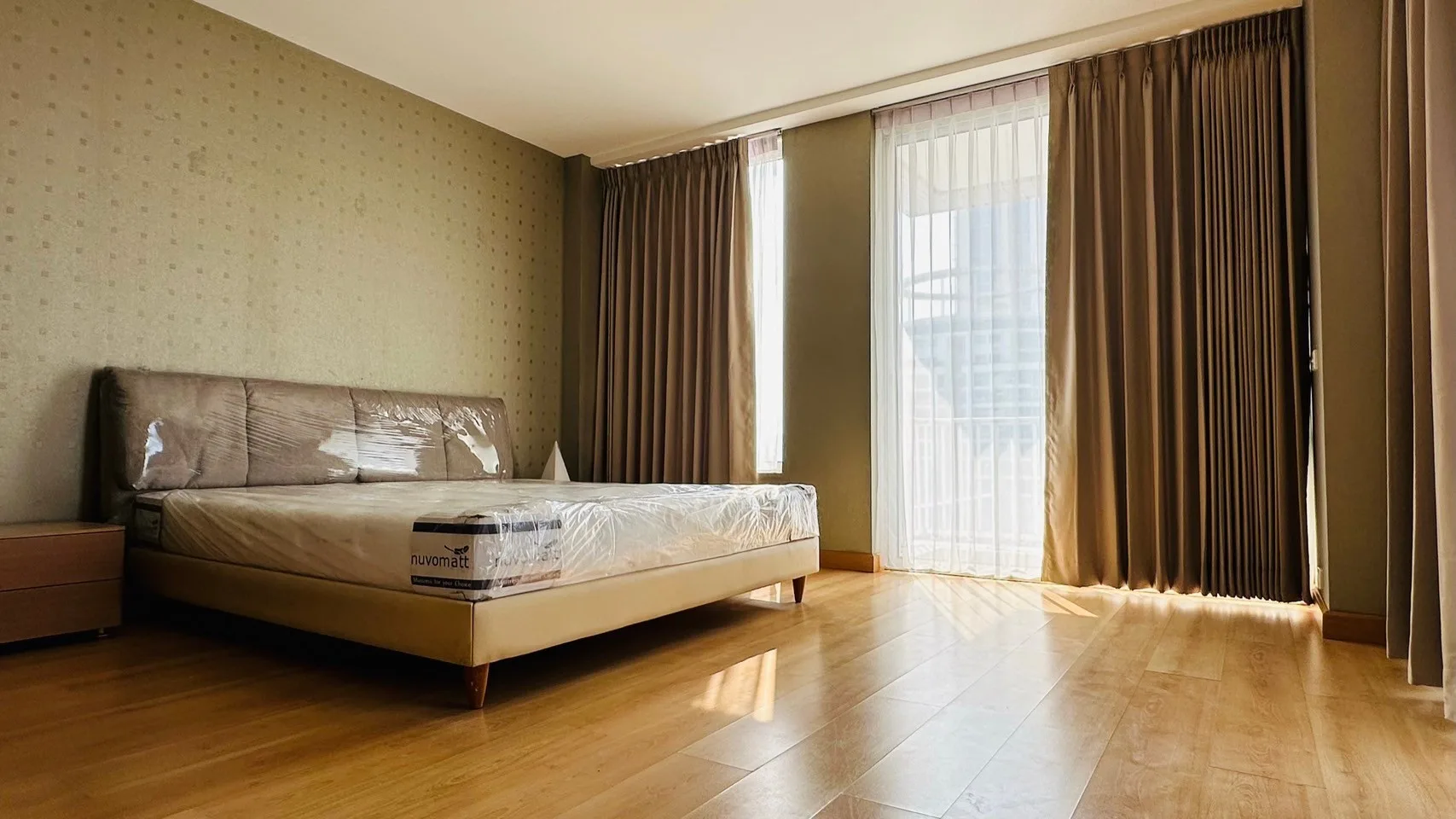 Property photos for Langsuan Ville