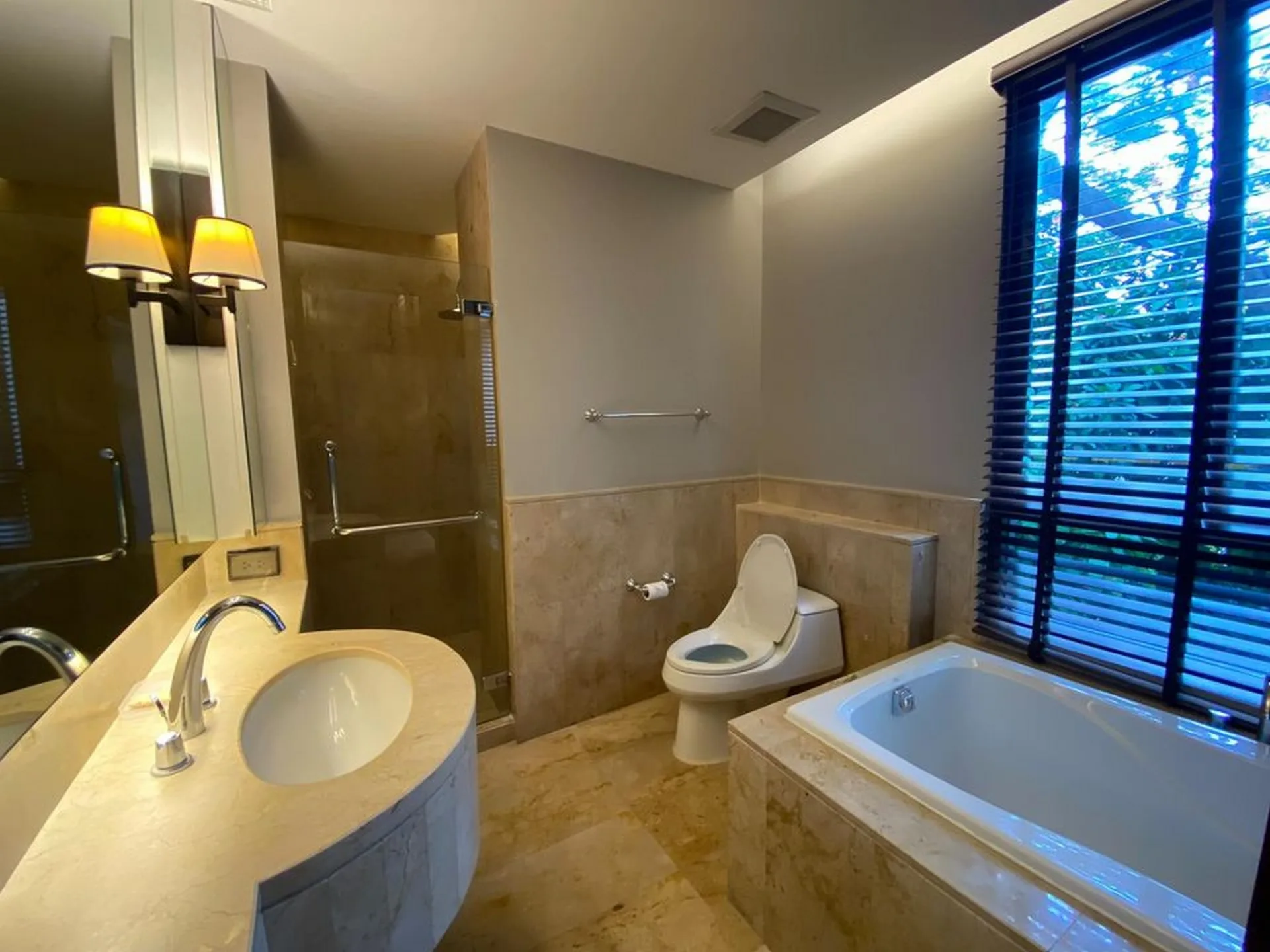 Property photos for Vincente Sukhumvit 49