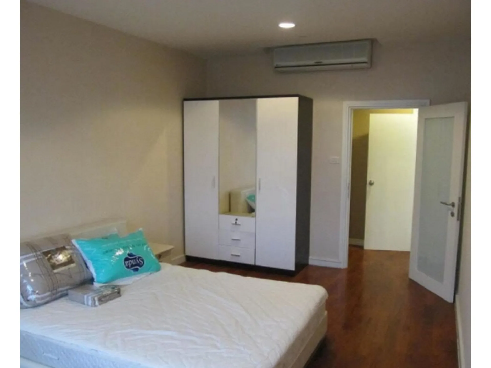 Property photos for Wilshire
