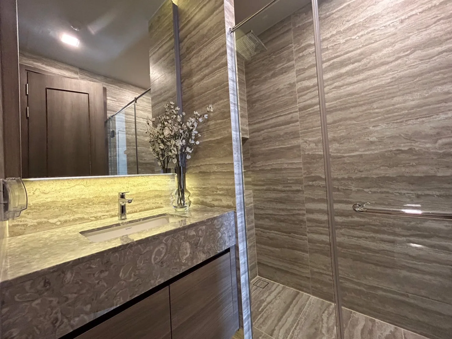 Property photos for Celes Asoke