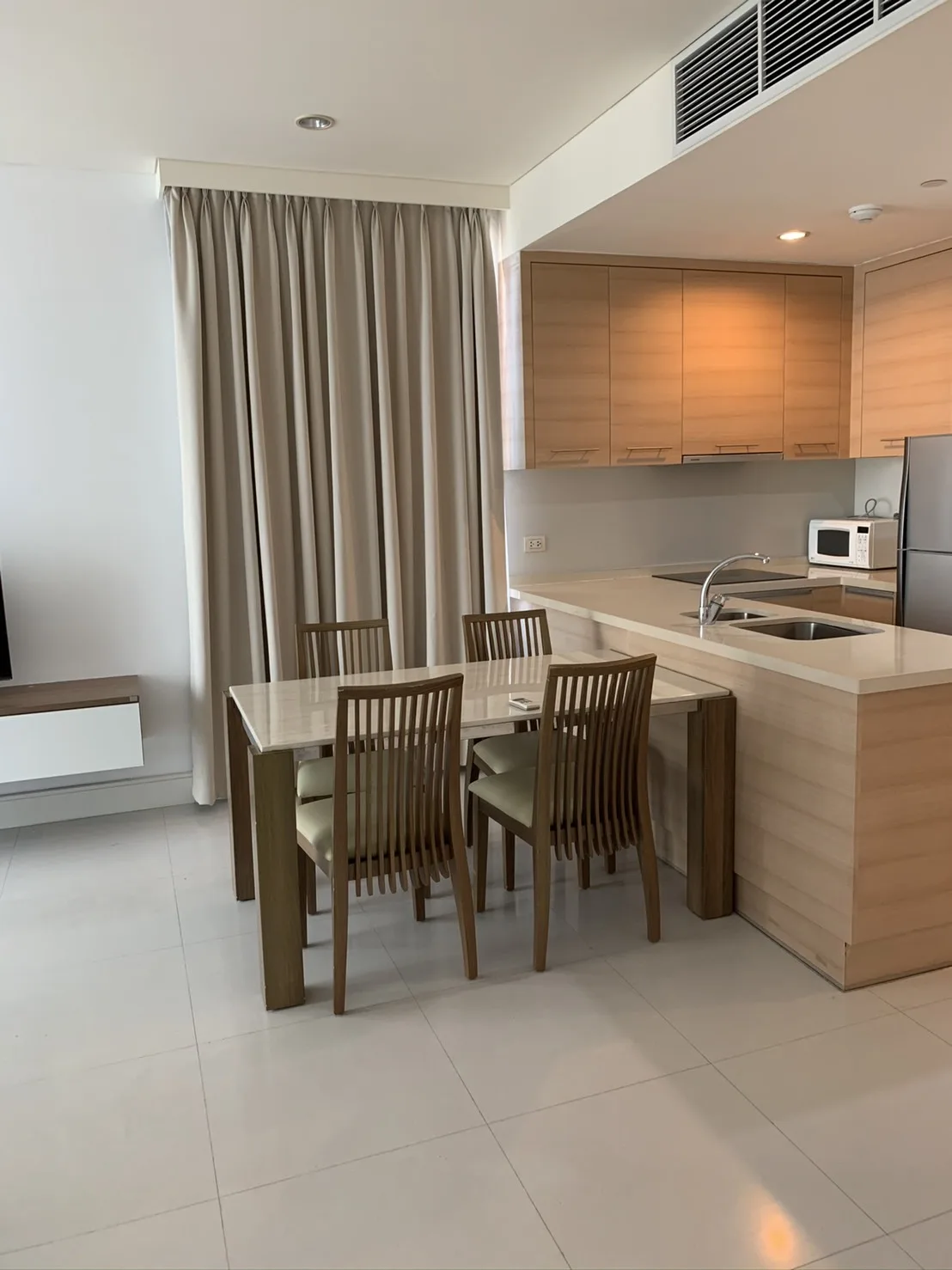 Property photos for Aguston Sukhumvit 22