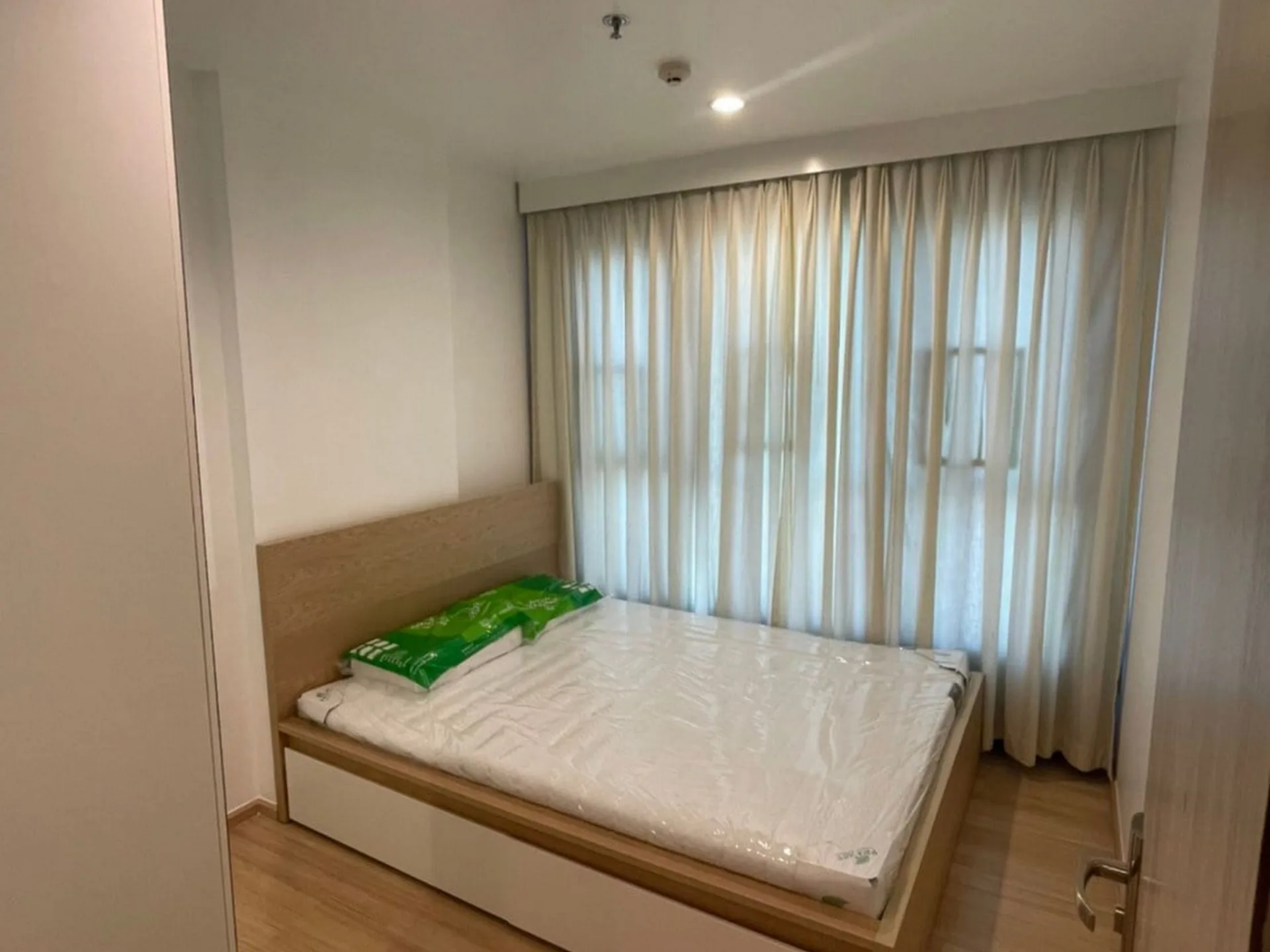 Property photos for The Base Rama 9 - Ramkhamhaeng