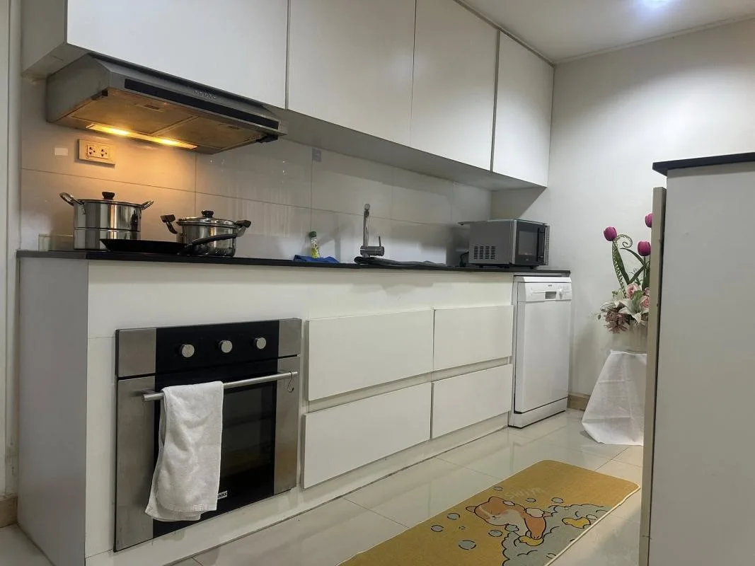 Property photos for Lake Avenue 16