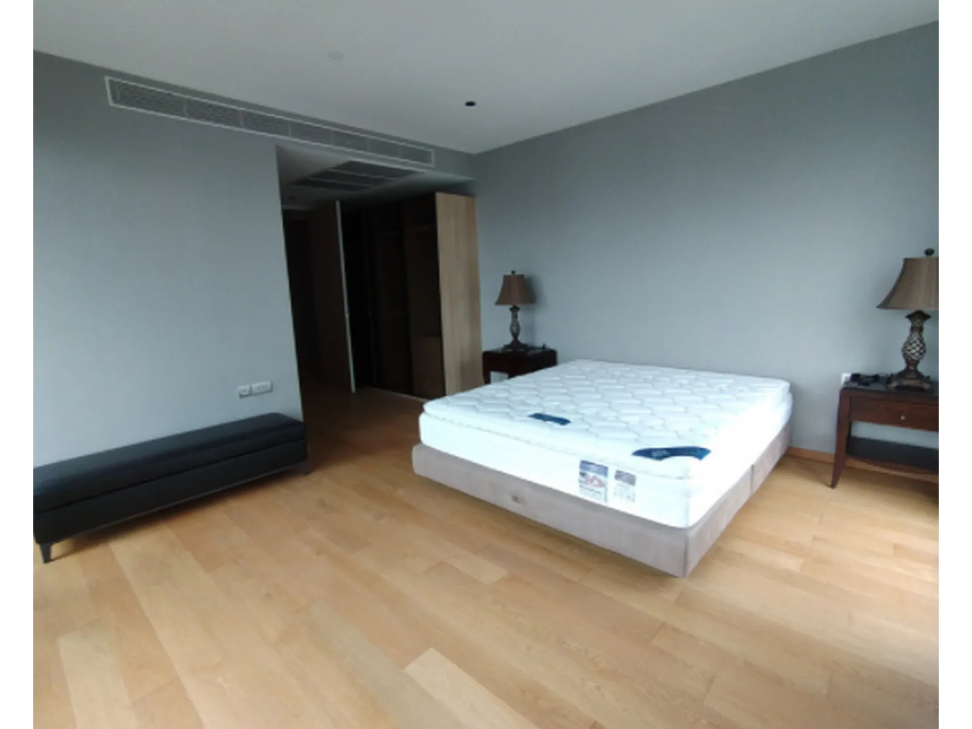 Property photos for Supreme Legend