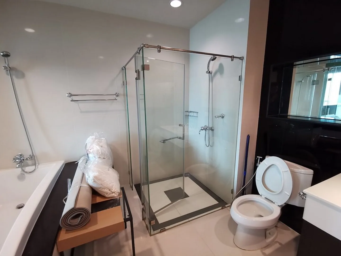 Property photos for The Address Chidlom