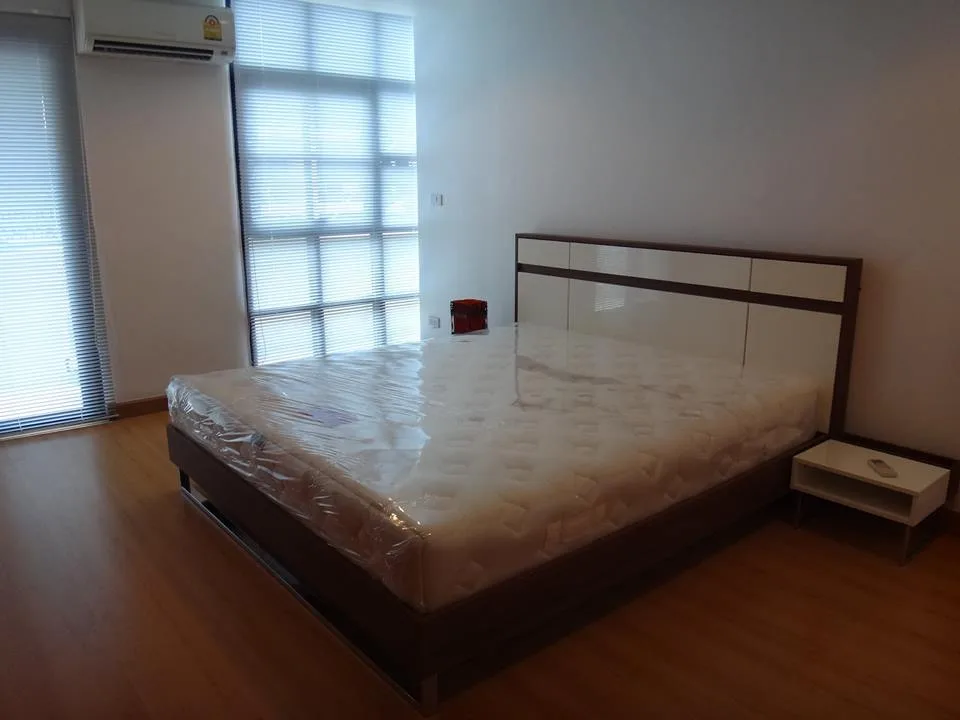 Property photos for Silom Terrace
