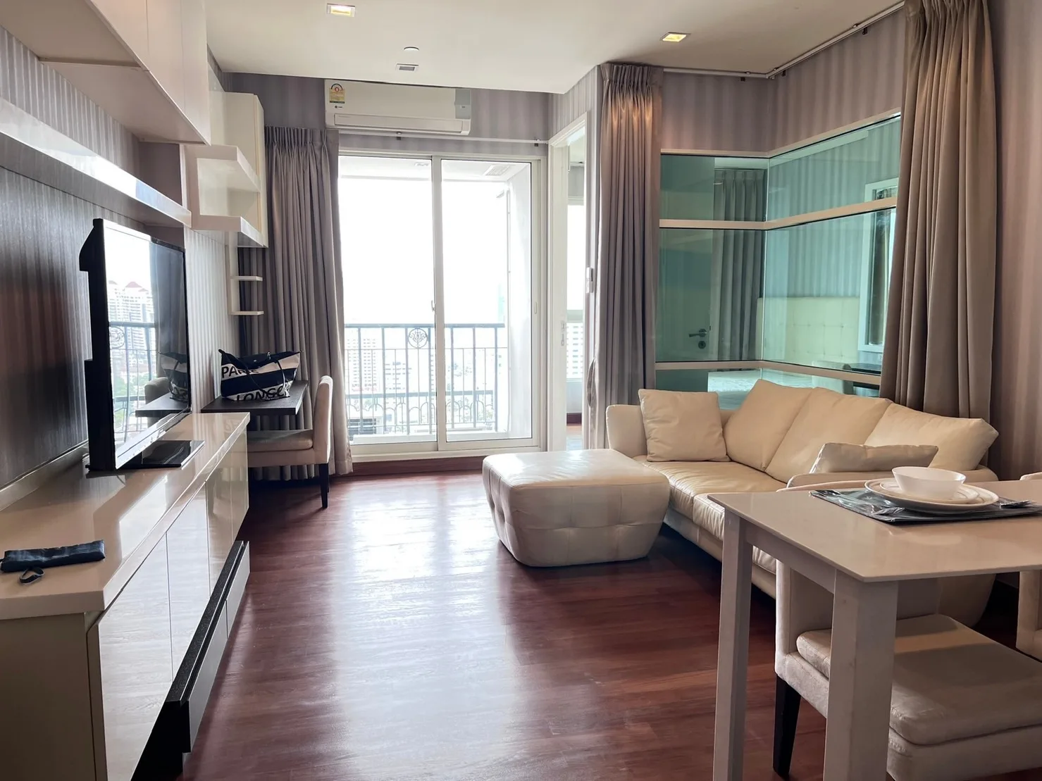 Property photos for Ivy Thonglor