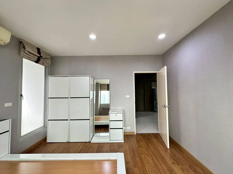 Property photos for St. Louis Grand Terrace