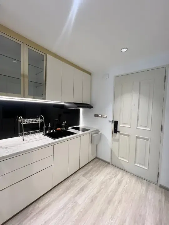 Property photos for The Clover Thonglor
