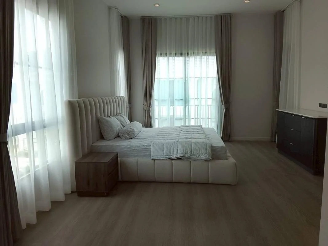 Property photos for Sansiri 10 East