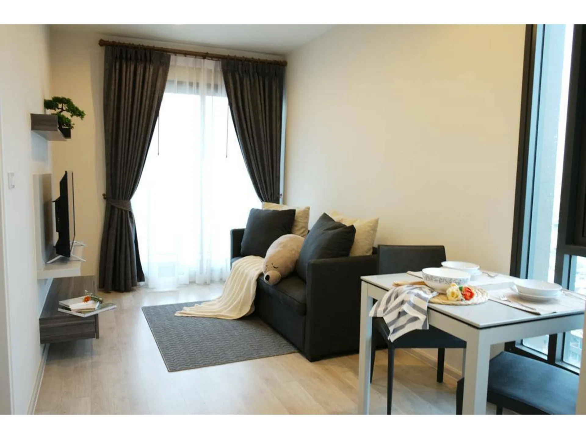 Property photos for Centric Huay Kwang Station