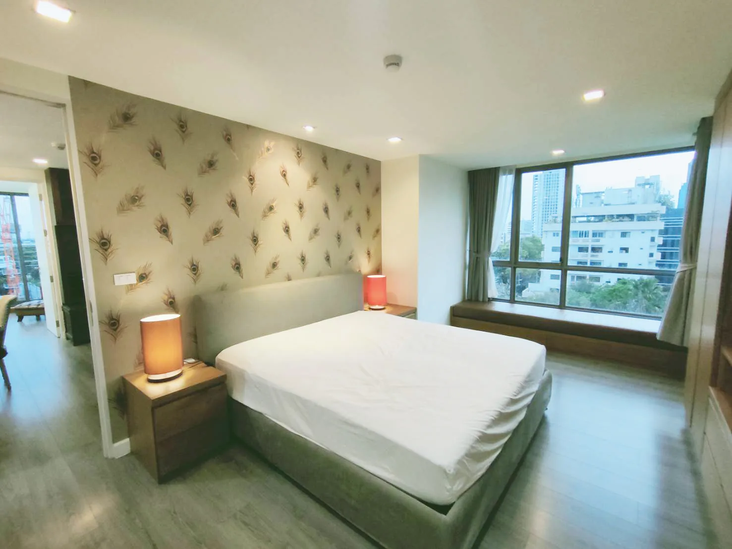 Property photos for The Room Sukhumvit 40