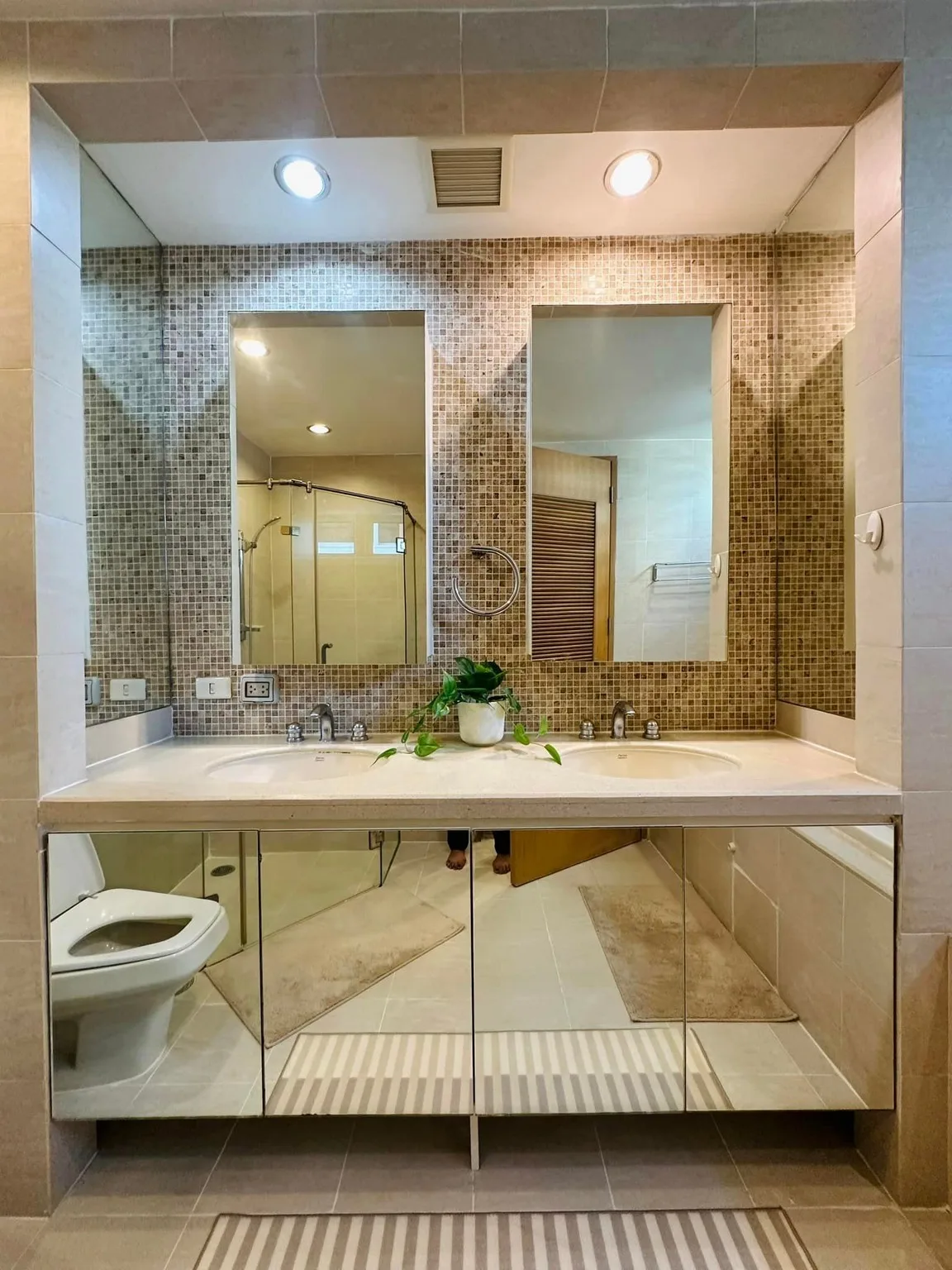 Property photos for The Royal Saladaeng