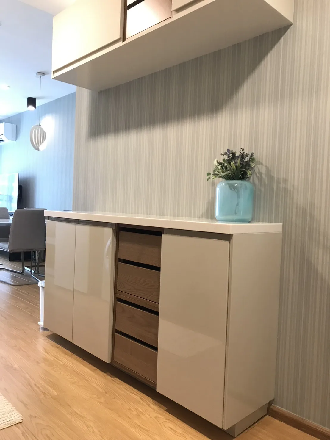 Property photos for Noble Refine