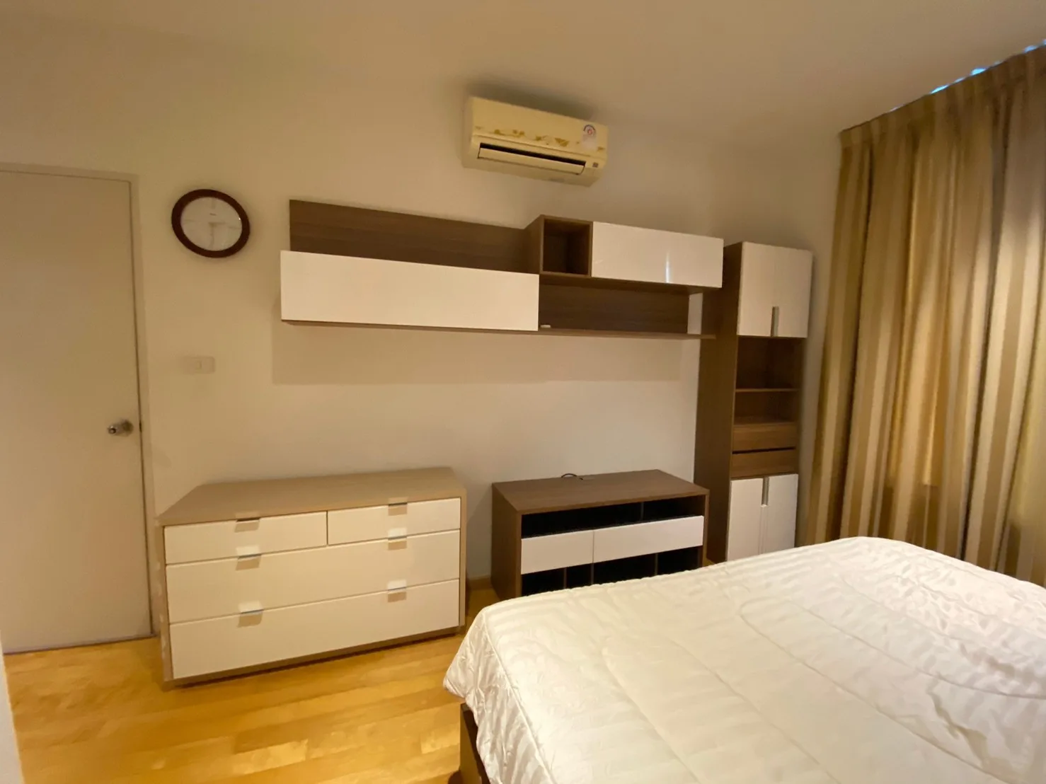 Property photos for Villa Rachatewi