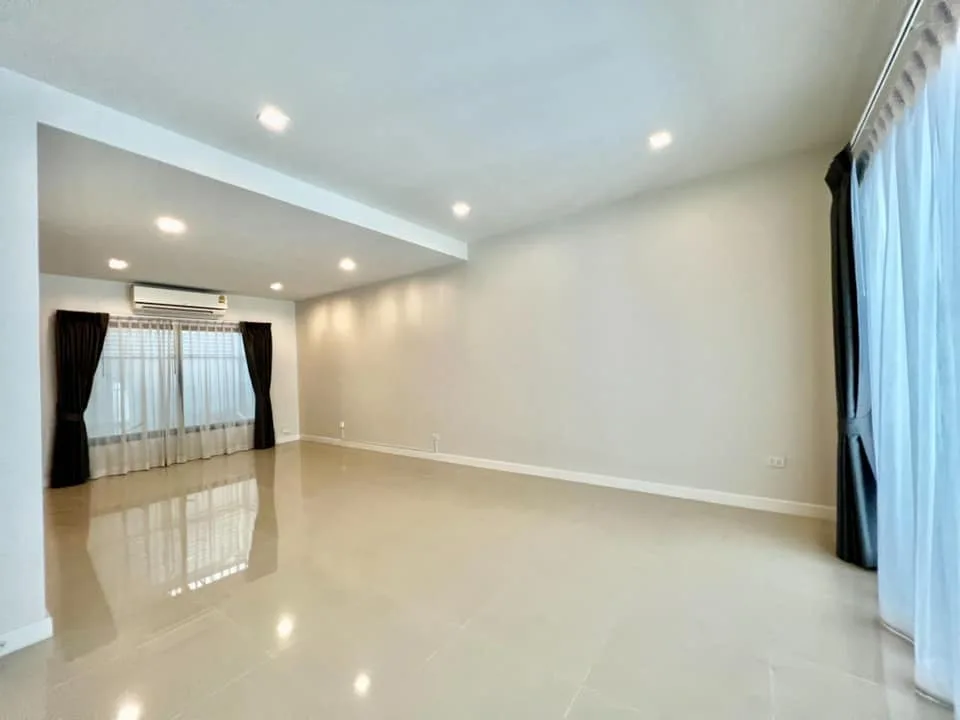 Property photos for Plex Bangna
