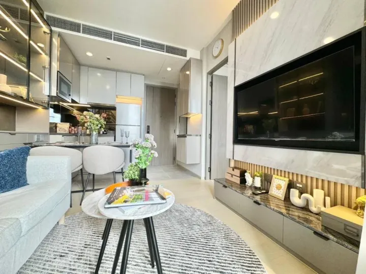 Property photos for The Extro Phayathai-rangnam