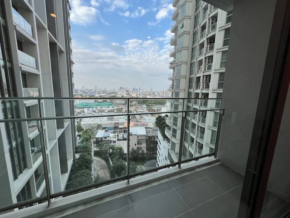 Property photos for The Room Sukhumvit 69
