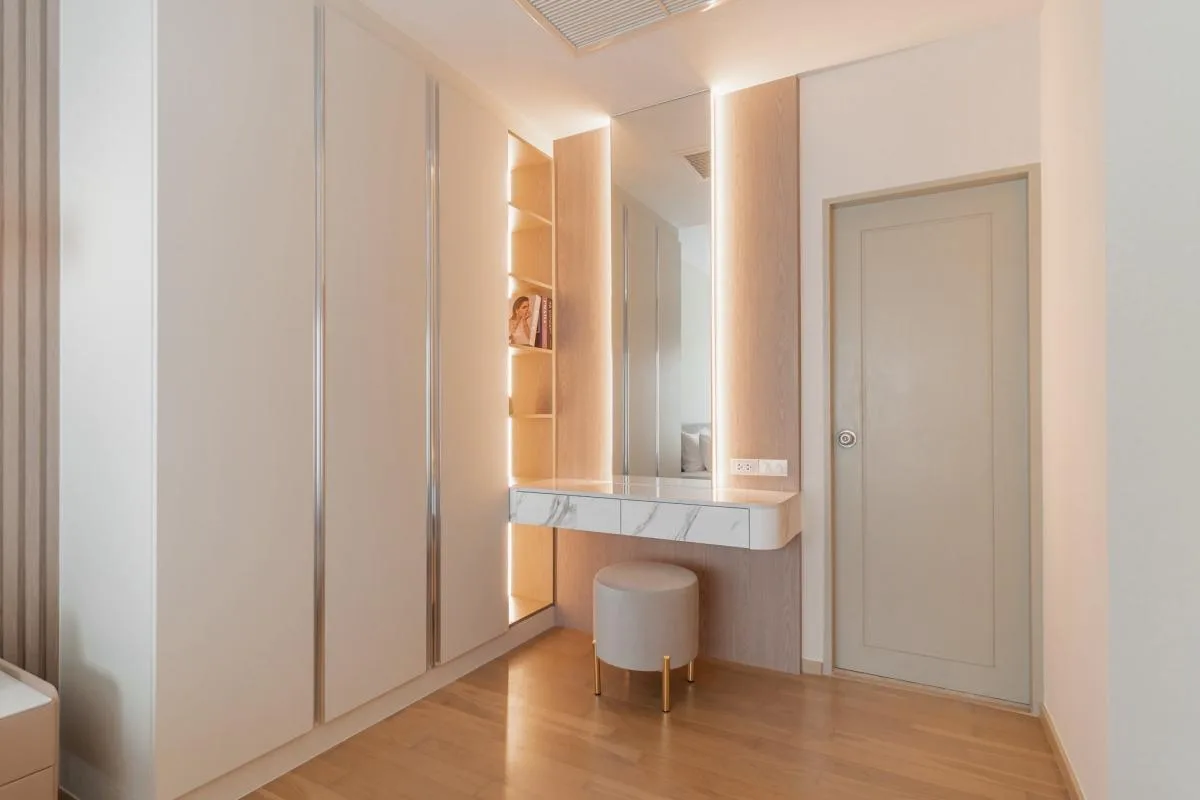 Property photos for Noble Reveal