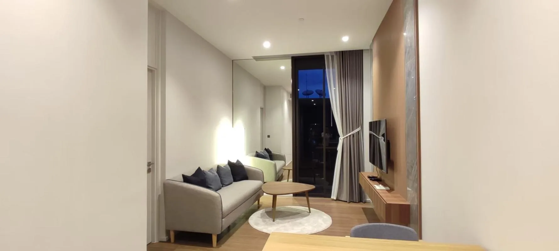 Property photos for Muniq Langsuan