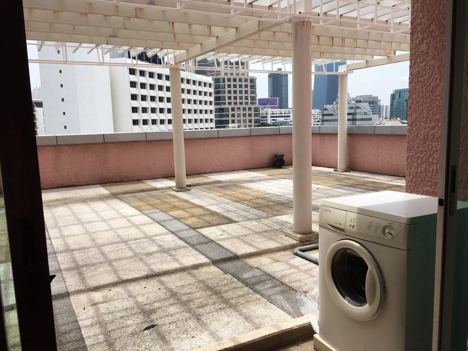 Property photos for Silom Grand Terrace
