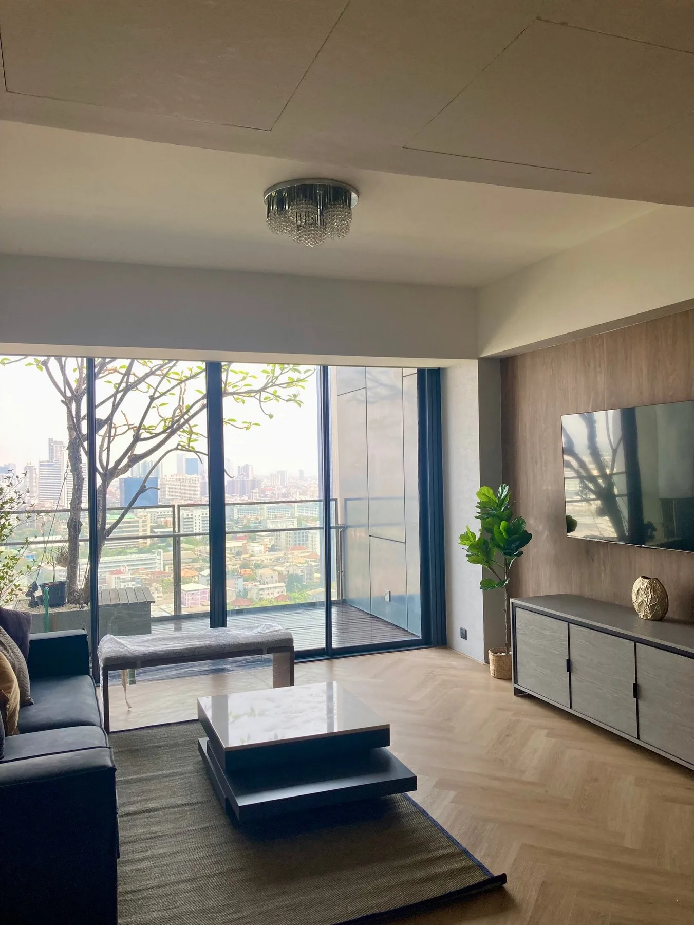 Property photos for The Met