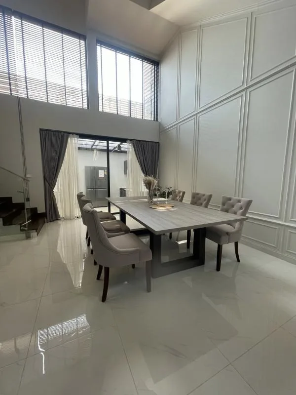 Property photos for The Park Lane Sukhumvit-bearing