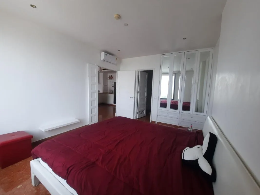 Property photos for Aguston Sukhumvit 22