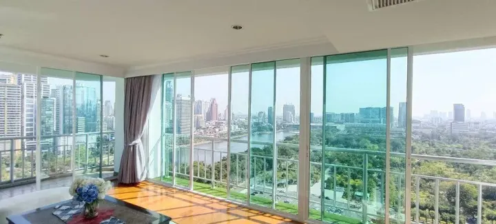 Property photos for Lake Green