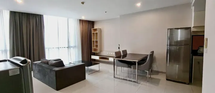 Property photos for Estella Ekkamai