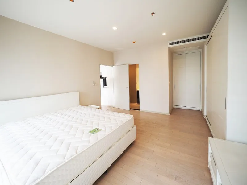 Property photos for Noble Solo