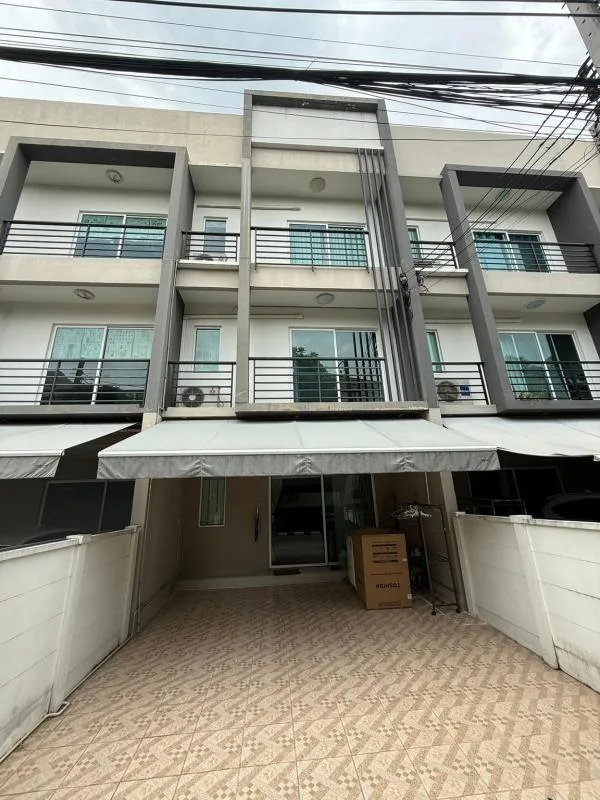 Property photos for Baan Klang Muang Sukhumvit 77