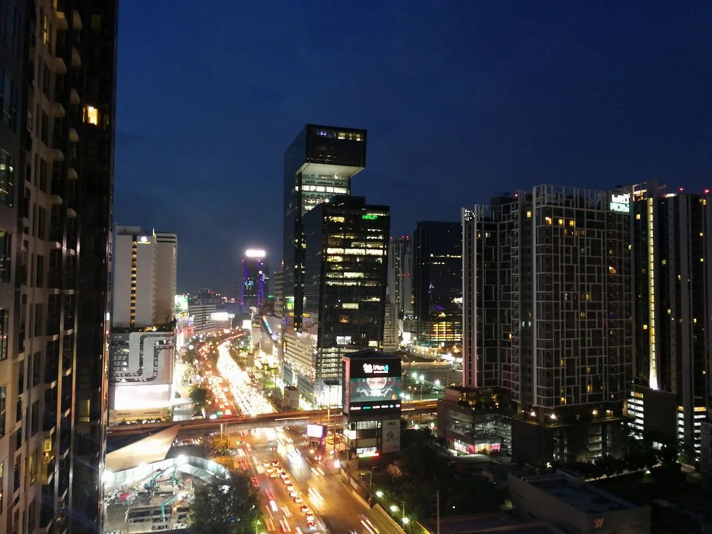 Property photos for Chewathai Residence Asoke
