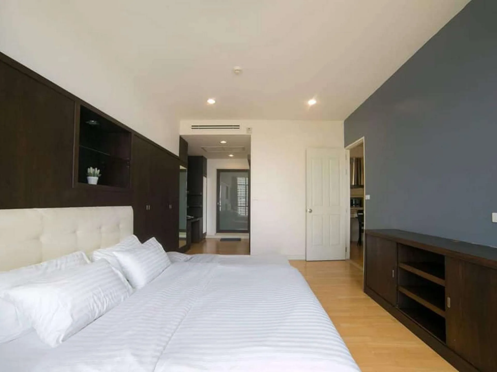 Property photos for Baan Sathorn Chaopraya