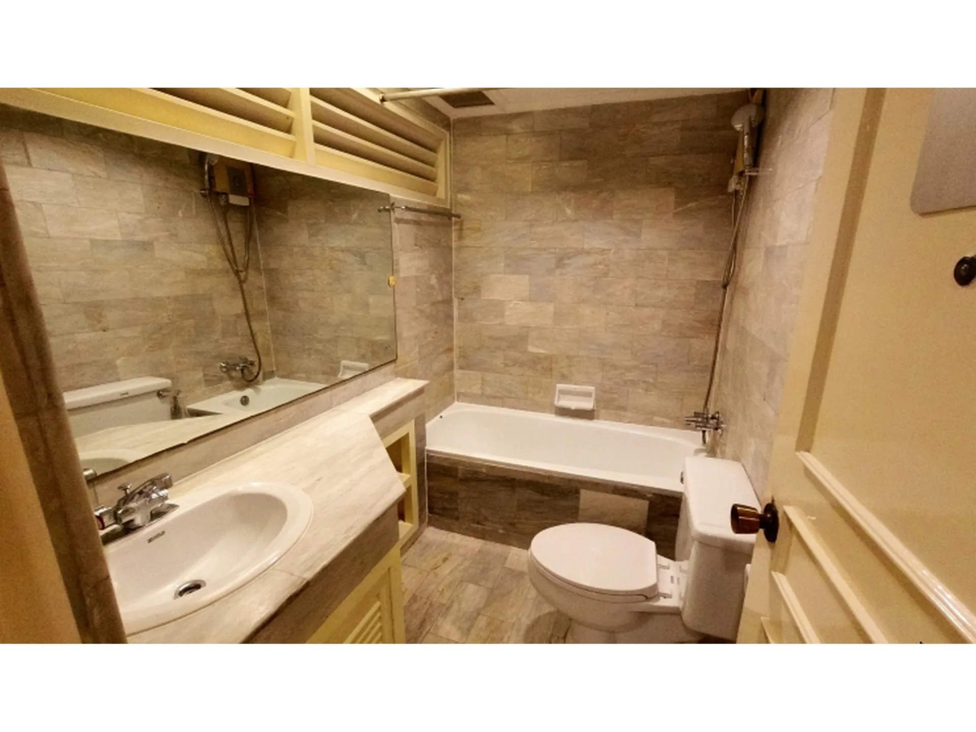 Property photos for Single House Soi Ruamrudee