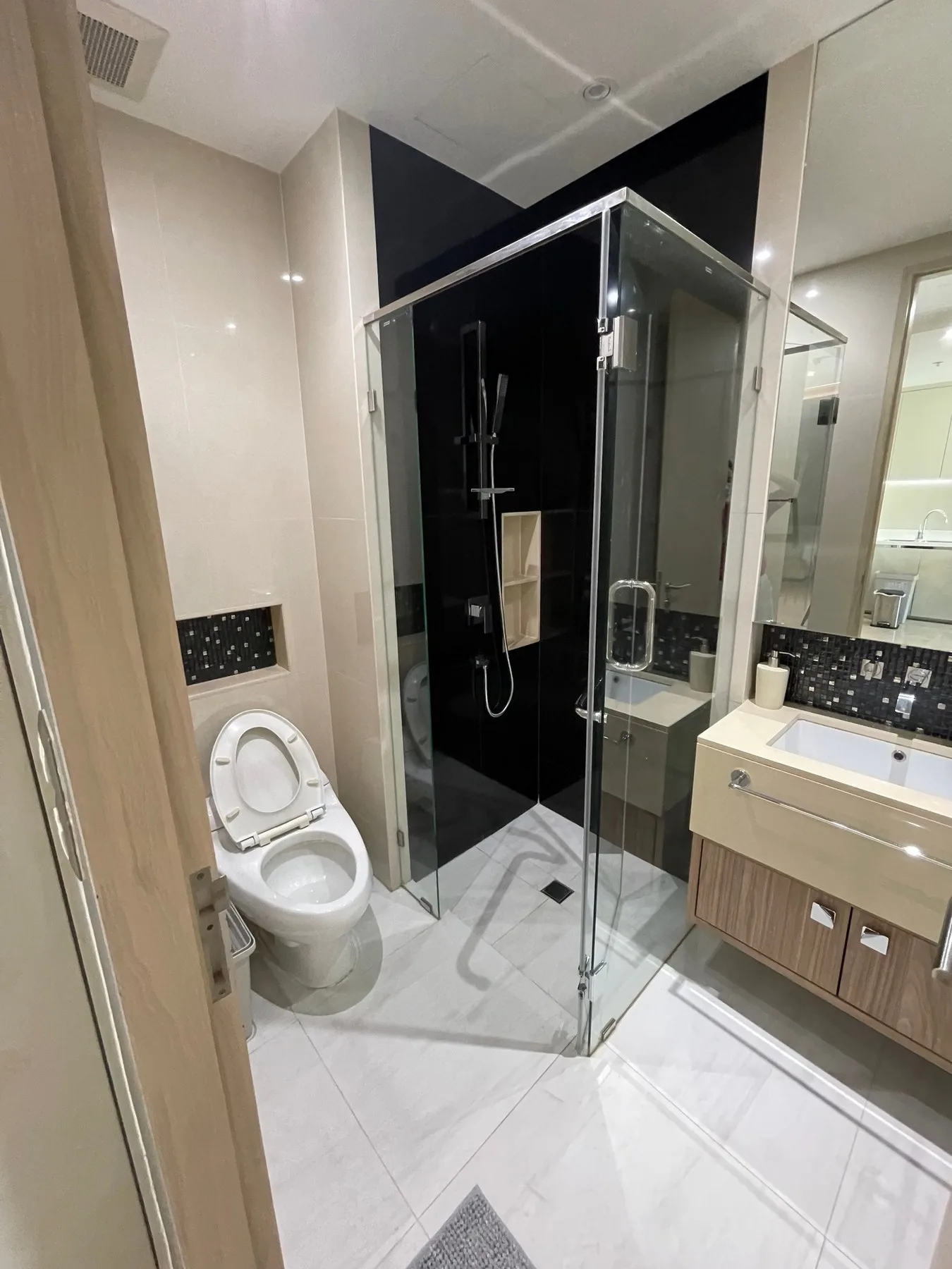 Property photos for The Address Sukhumvit 28