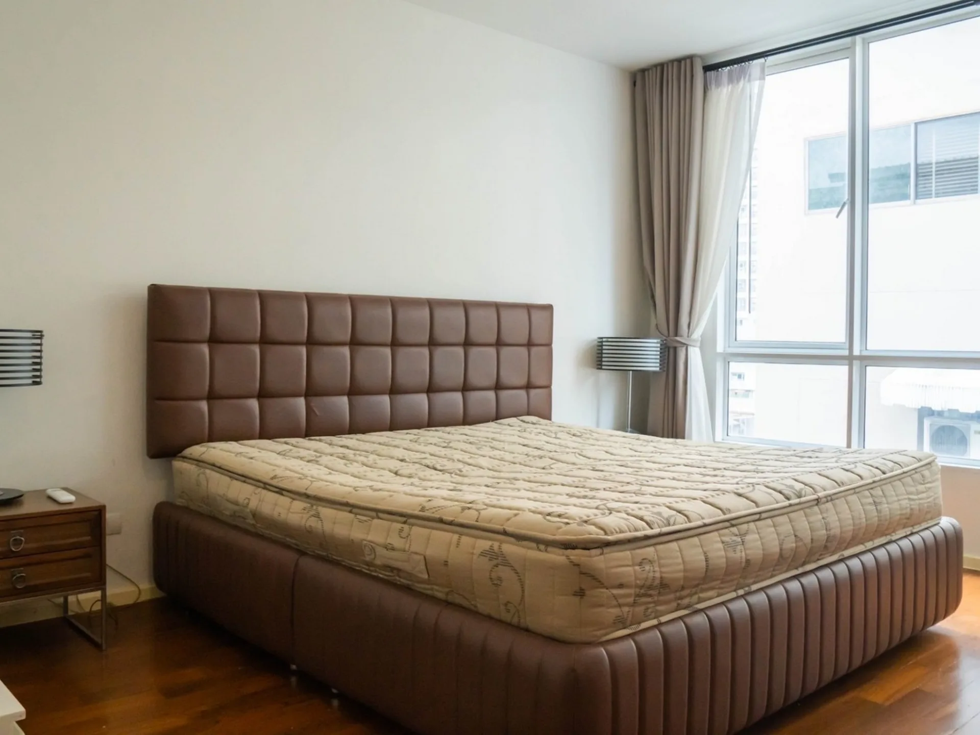 Property photos for Siri On 8