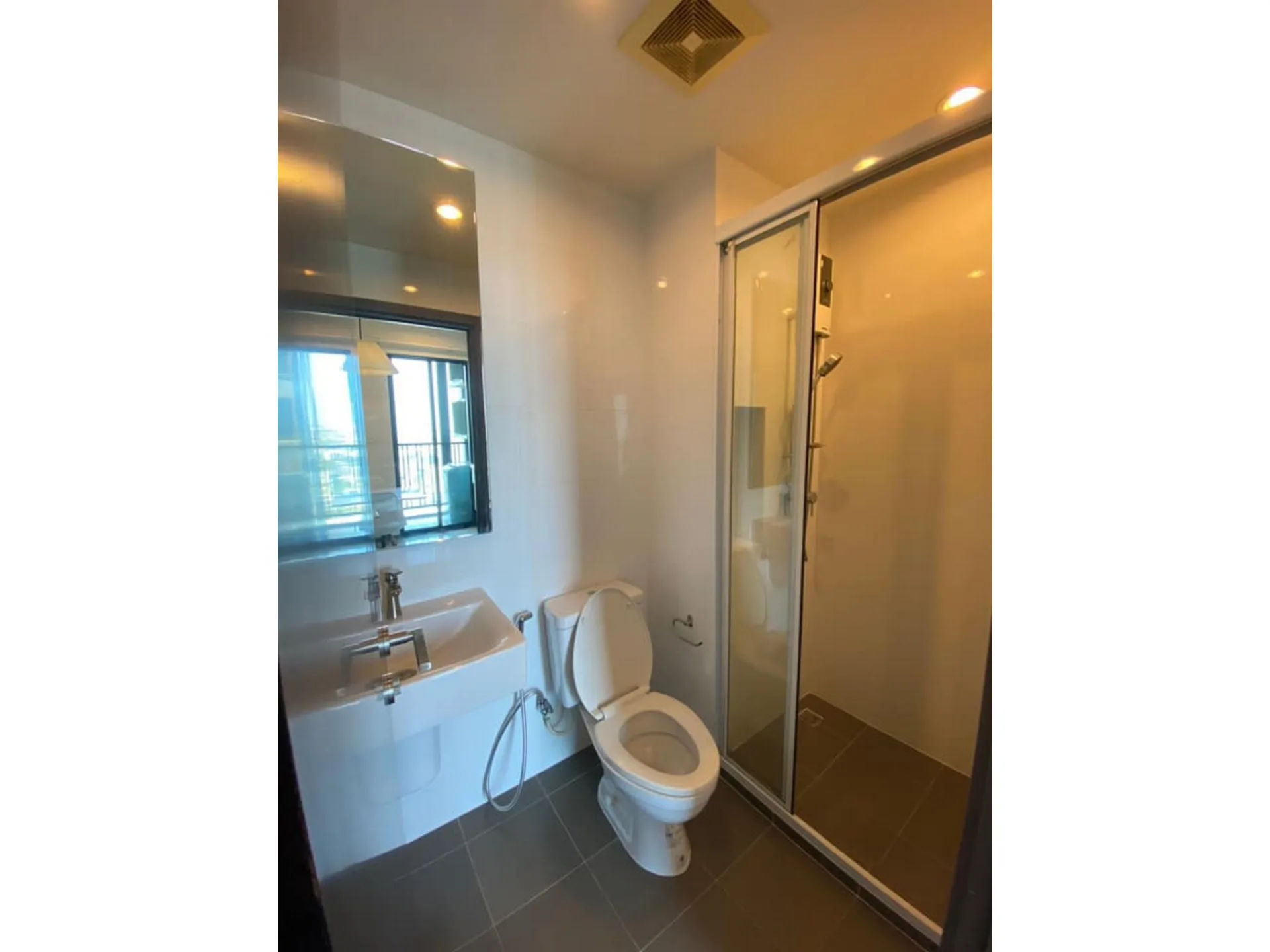 Property photos for The Base Park East Sukhumvit 77