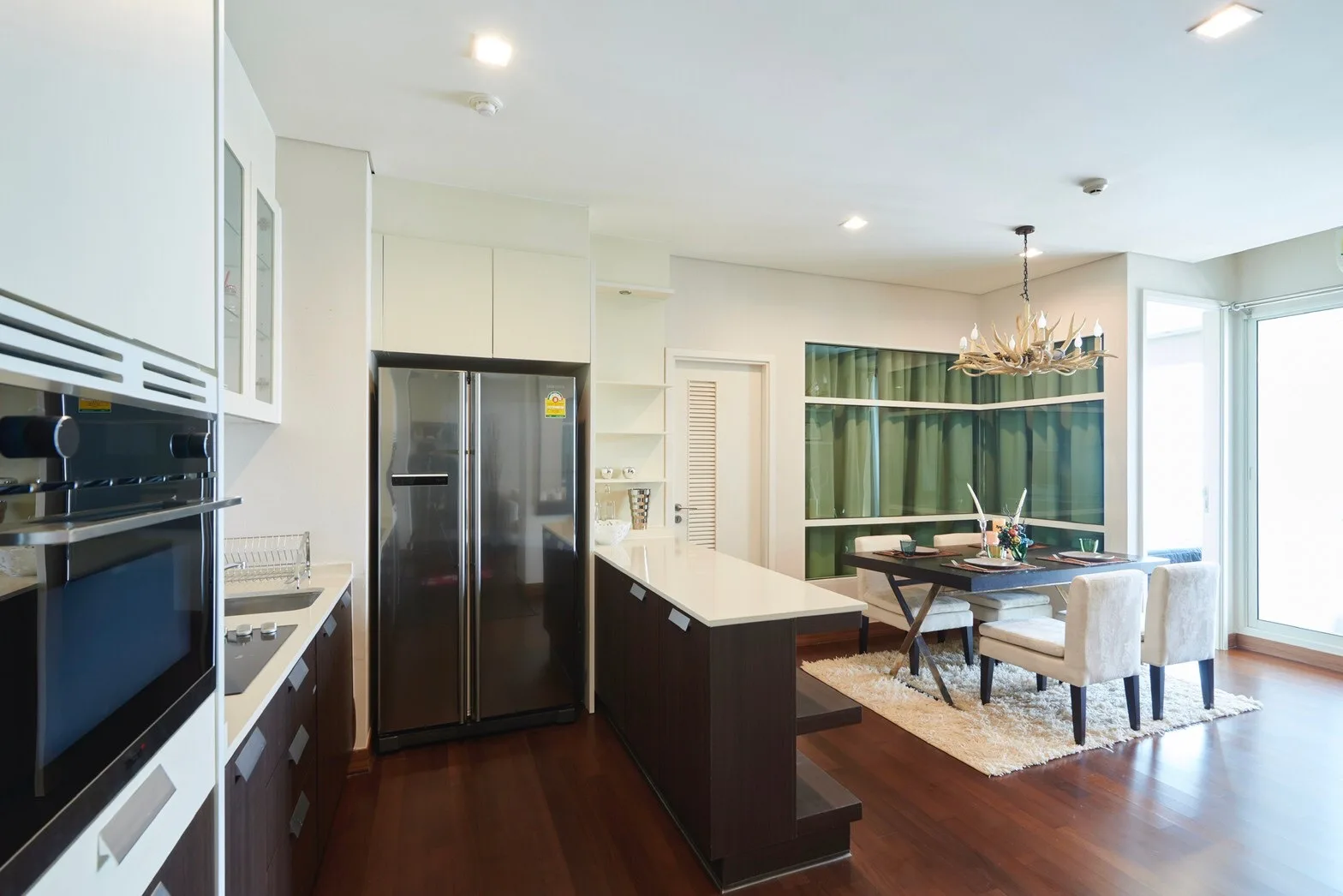 Property photos for Ivy Thonglor