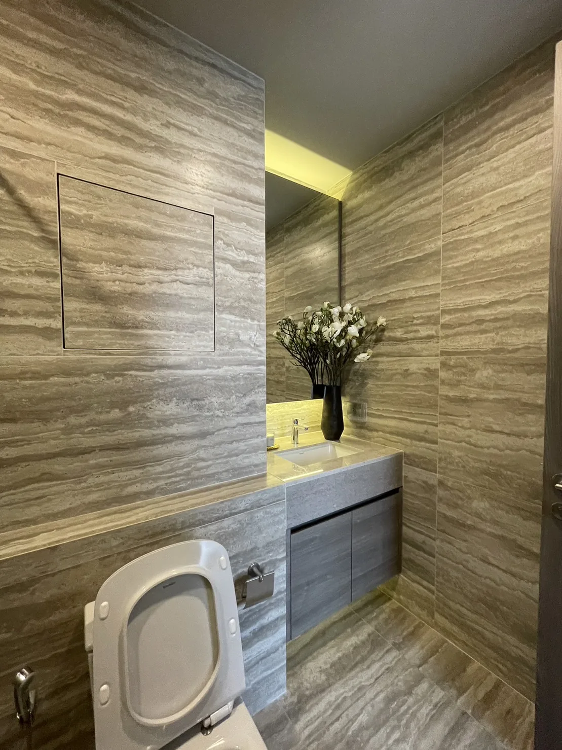 Property photos for Celes Asoke