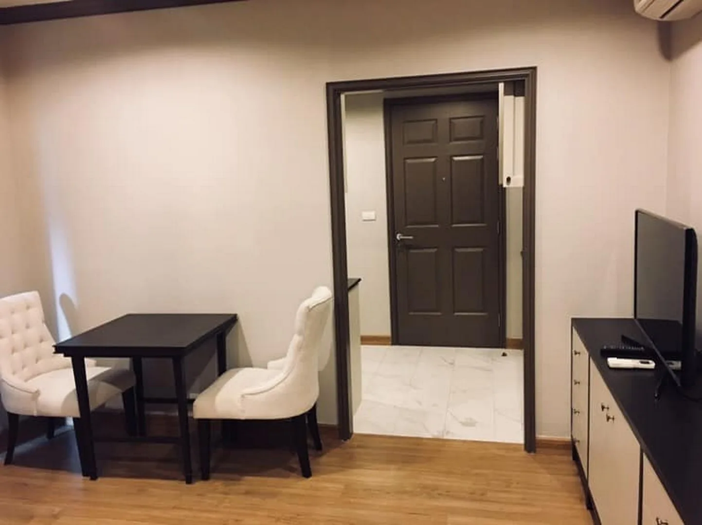 Property photos for The Reserve - Kasemsan 3